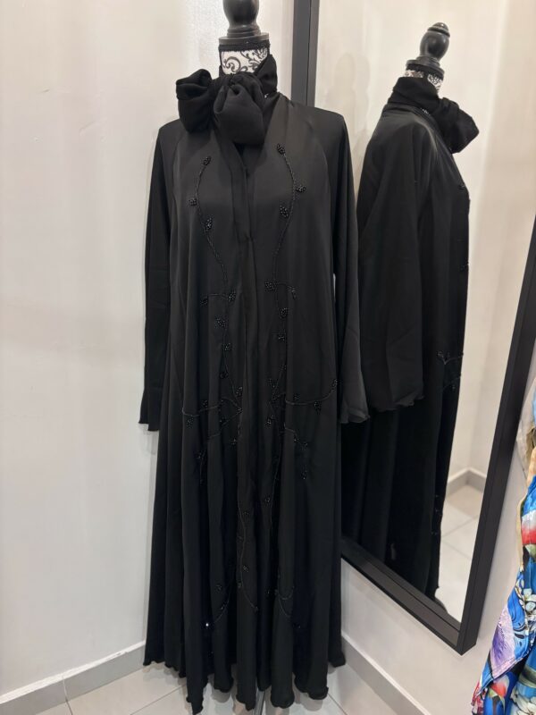 ✨ "Abaya Élégance Noire : L'Art de la Sobriété Chic" ✨
